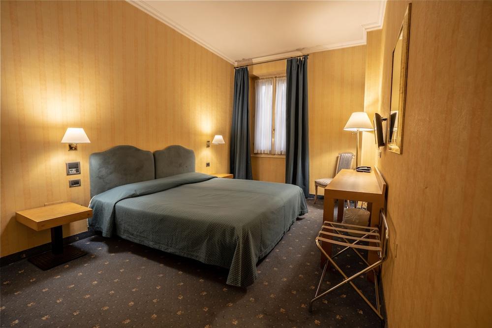 Hotel Poledrini Фоліньо Екстер'єр фото